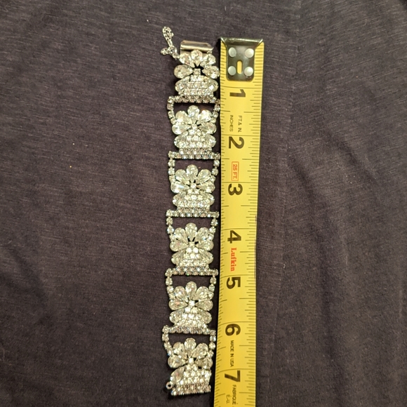Vintage Glam Rhinestone Bracelet - Picture 4 of 8
